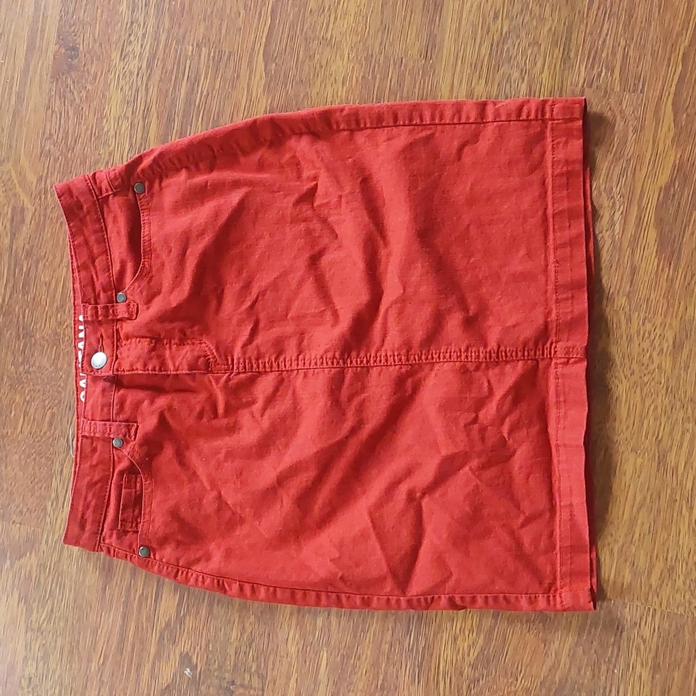 Red denim skirt‎